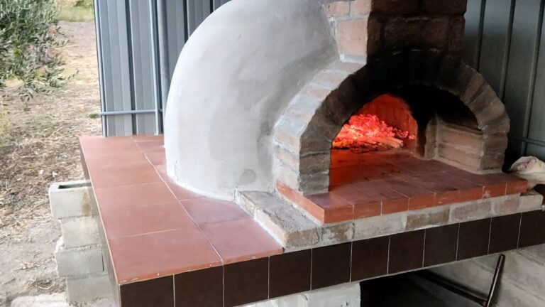 Guida al Rivestimento del Forno a Legna Esterno
