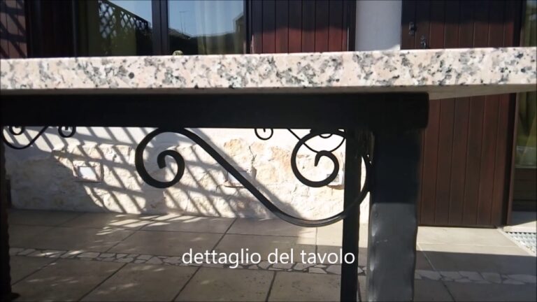 Tavoli in Ferro Battuto da Esterno: Eleganza e Durabilit&agrave; per il Tuo Giardino